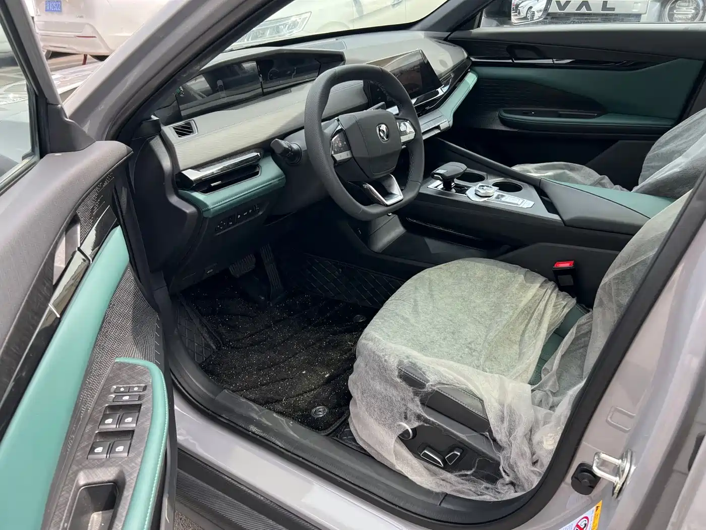 Changan UNI-V iDD 2026 2024 Blue Whale Smart iDD 136km Smart Premium