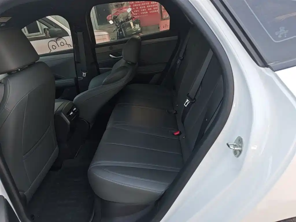 BYD Qin PLUS 2025 DM-i Smart Drive 55KM Leader фото 17