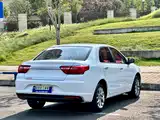 Фото 4 - Geely Vision