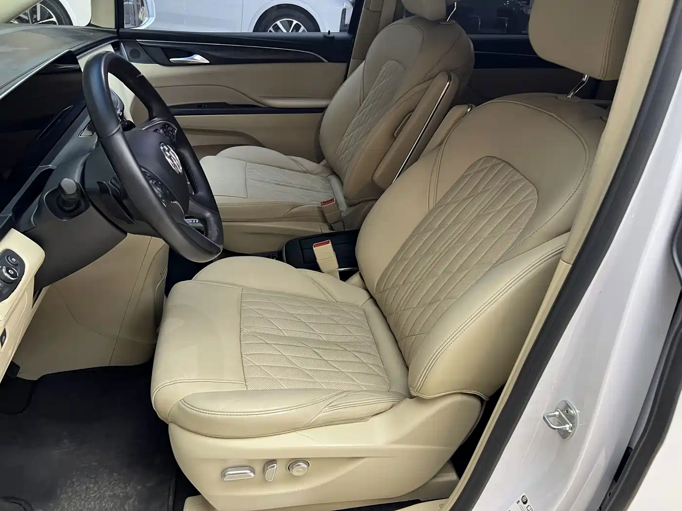 Фото 9 - Buick GL8