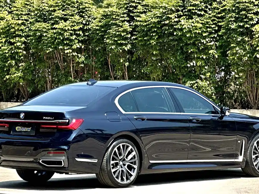 BMW 7 SERIES