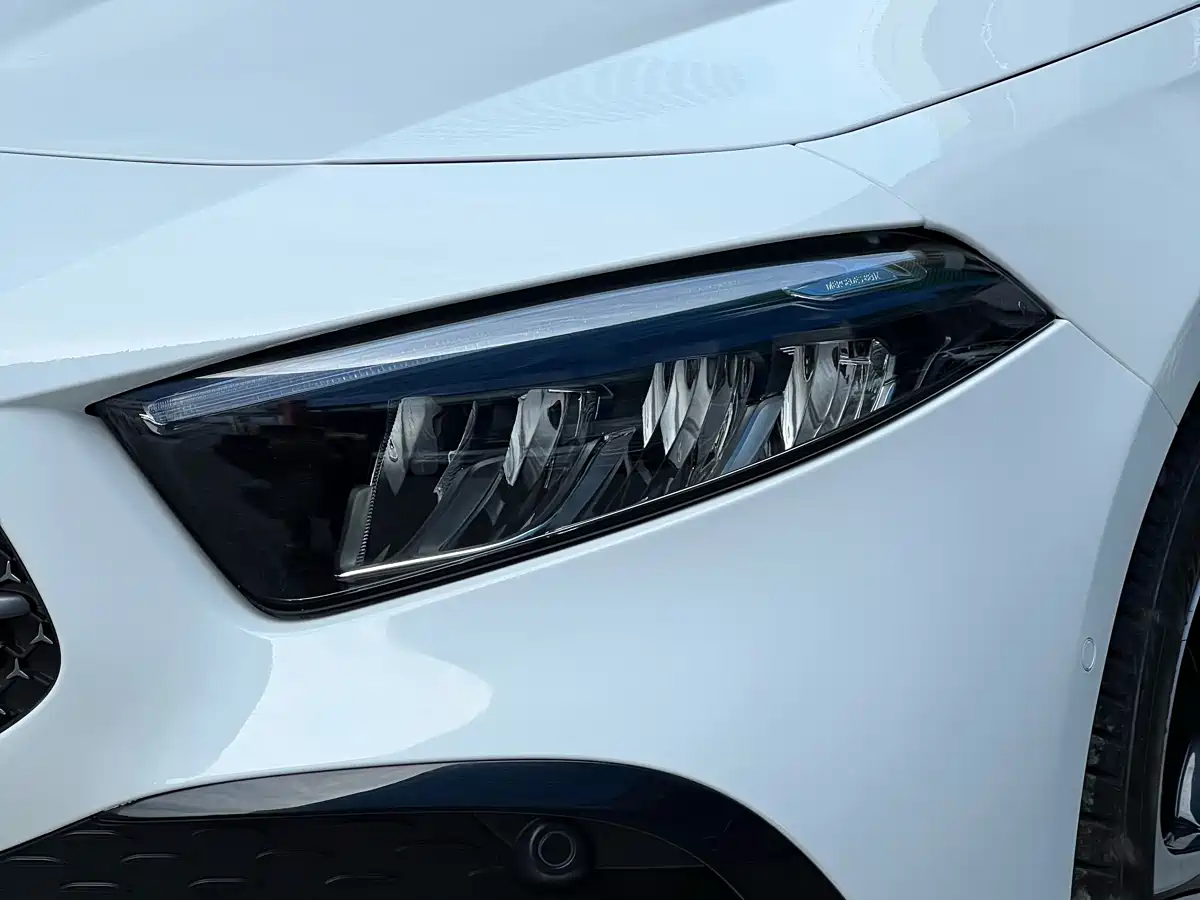 Mercedes-Benz A-Class 2024 A 200 L Fashion Edition фото 21