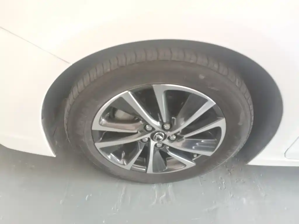 Photo 23 - Lexus CT
