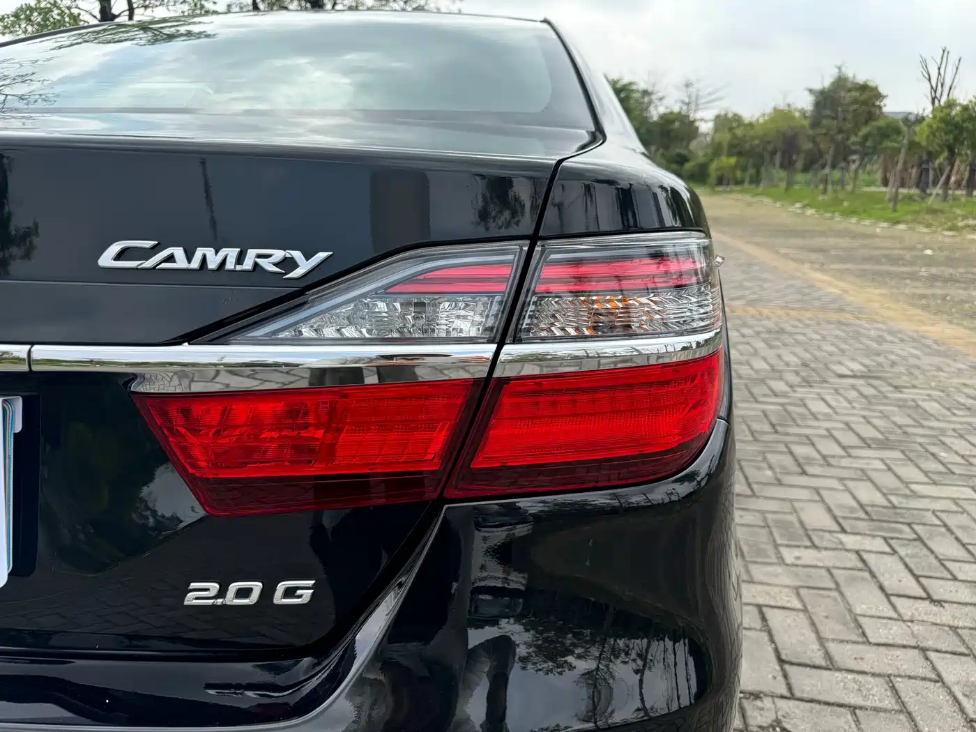 Toyota Camry 2016 2.0G 10th Anniversary Leading Edition фото 15