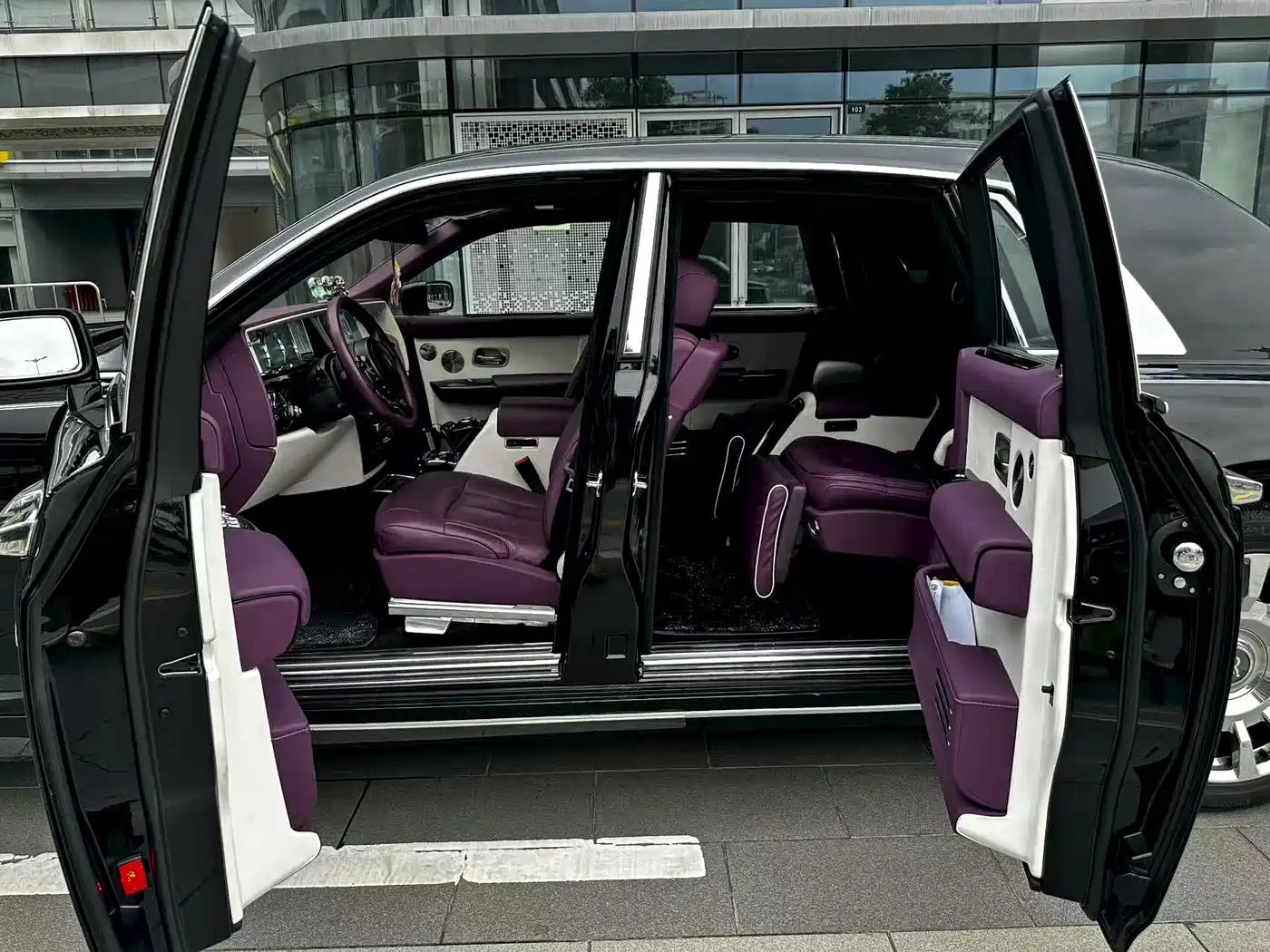 Rolls-Royce Phantom 2004 Model 6.7L Standard Version фото 9