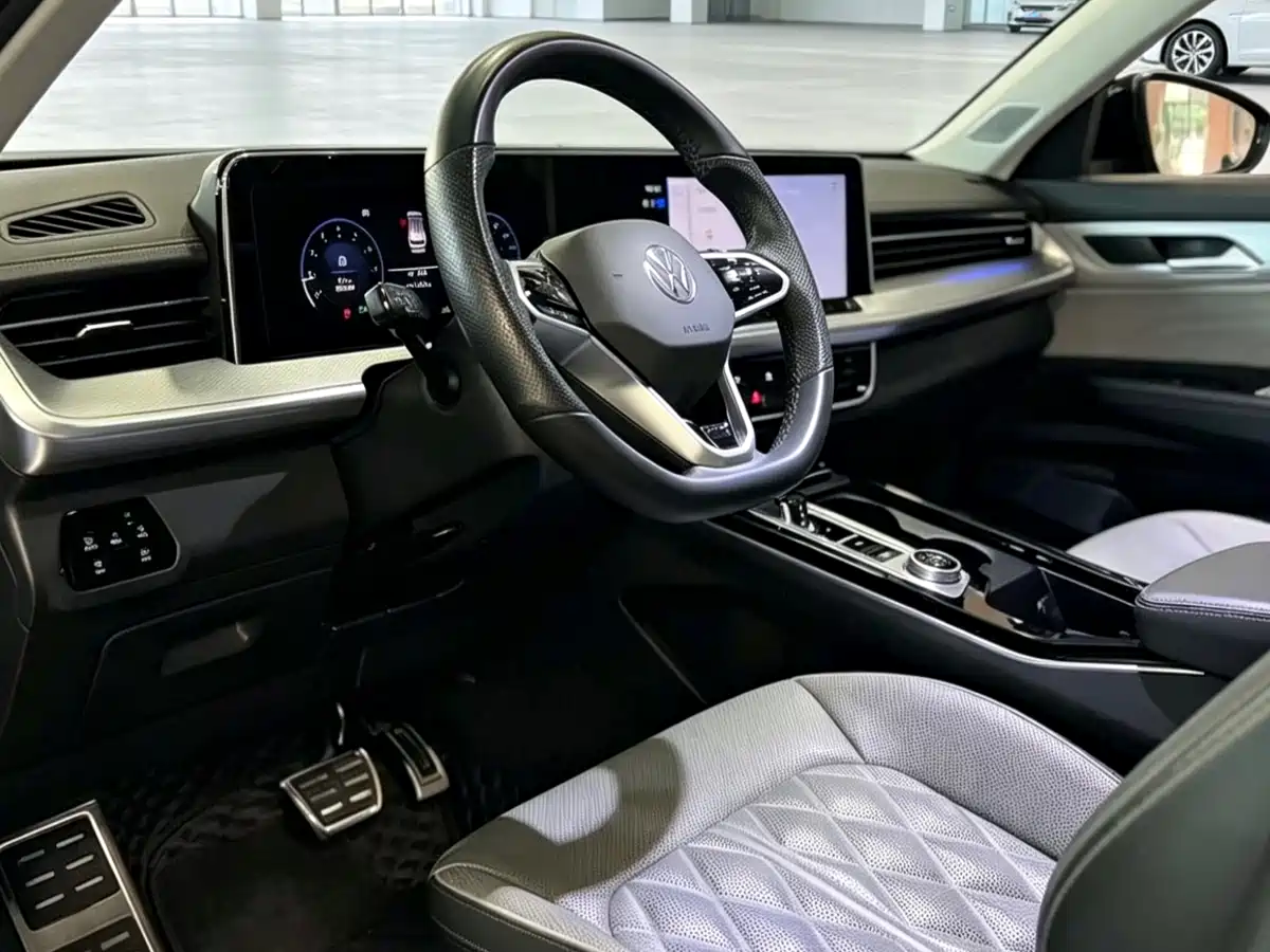 Volkswagen Talagon 2023 380TSI 4WD R-Line Launch Edition фото 8