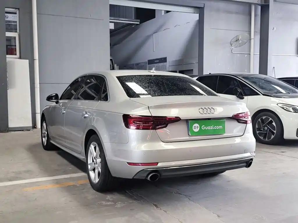 Фото 5 - Audi A4L