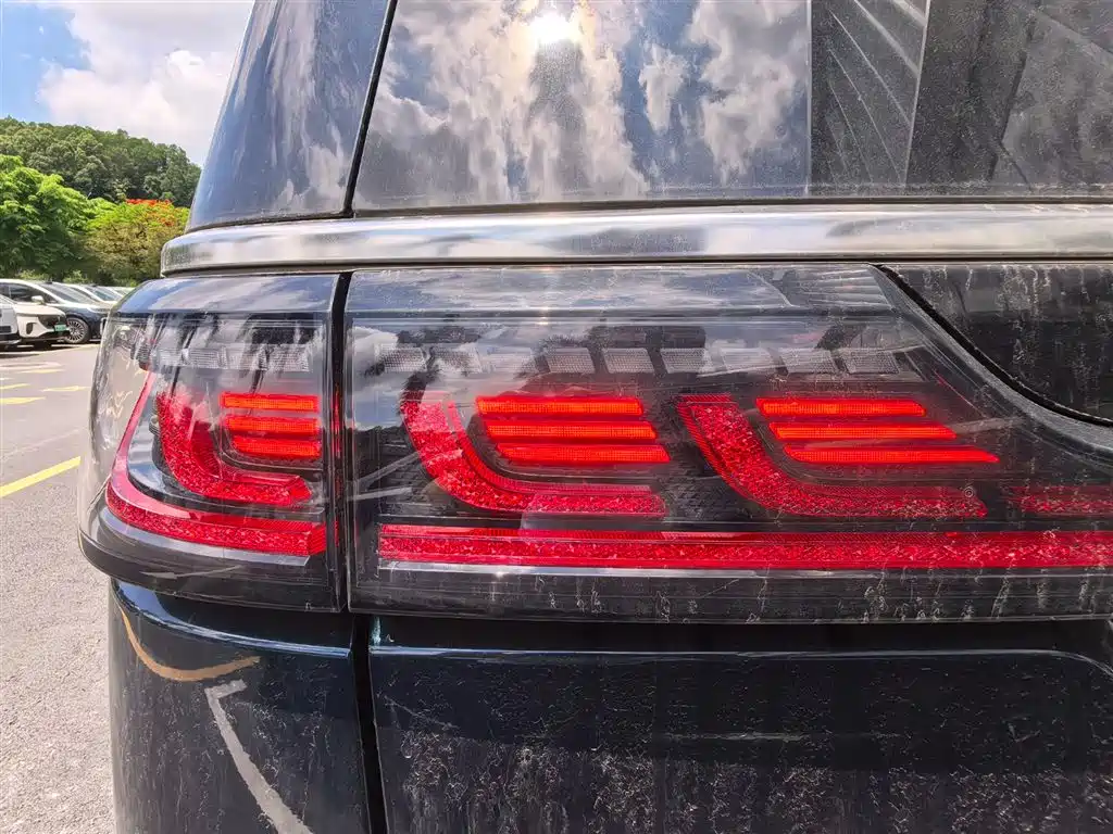 Voyah Auto Voyah Dreamer 2025 Model PHEV 4WD Premium QianKun Edition фото 8