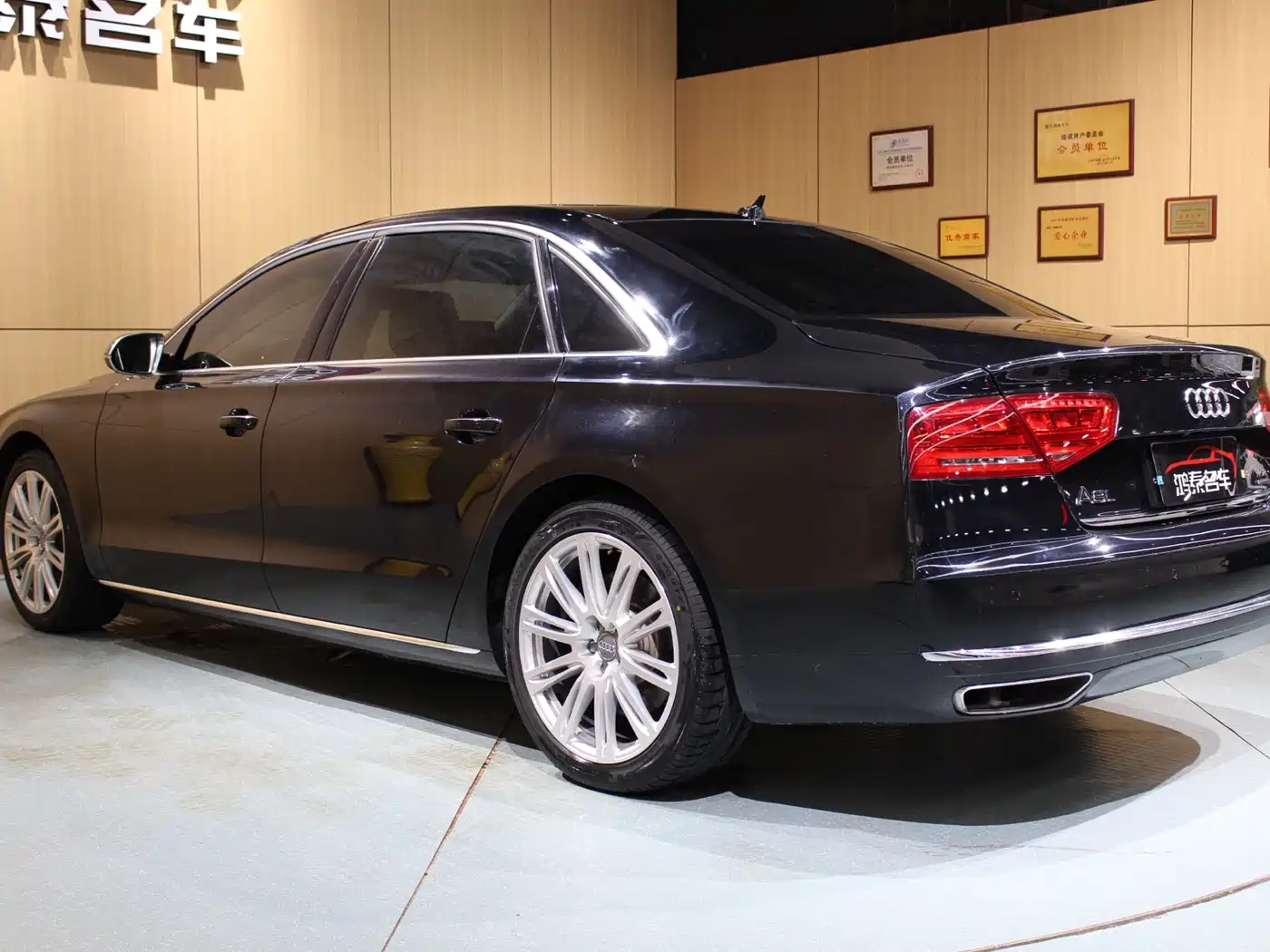 Audi A8 2013 A8L 6.3 FSI W12 quattro Exclusive фото 21