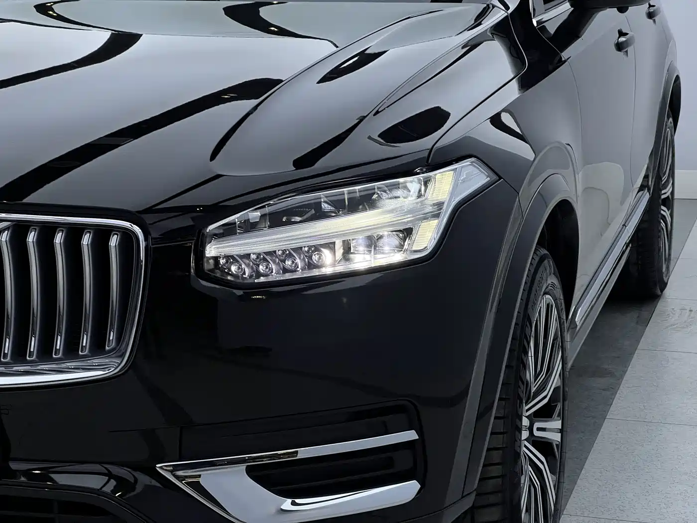 VOLVO XC90