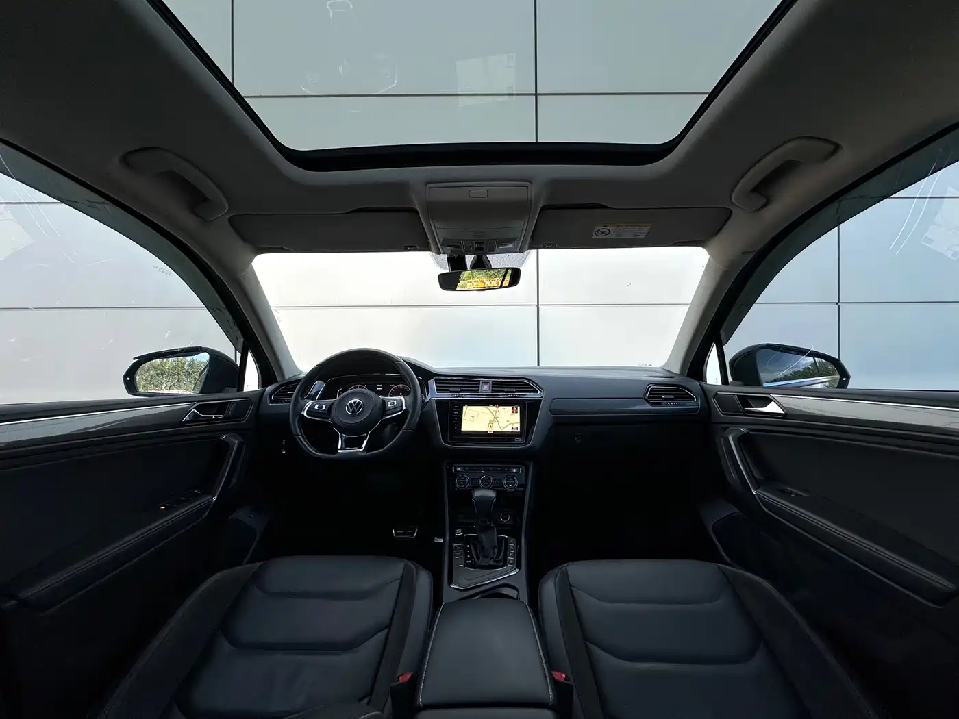 Volkswagen Tiguan L 2021 330TSI Automatic 2WD R-Line Premium фото 6