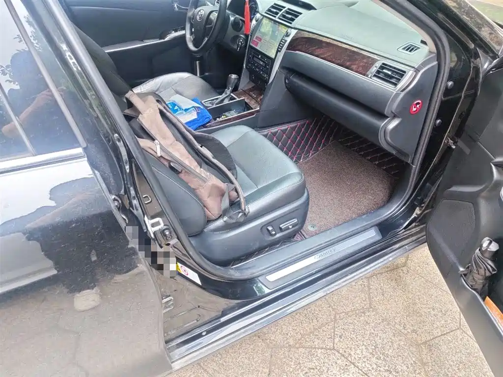 Toyota Camry 2016 2.0G 10th Anniversary Leading Edition фото 20