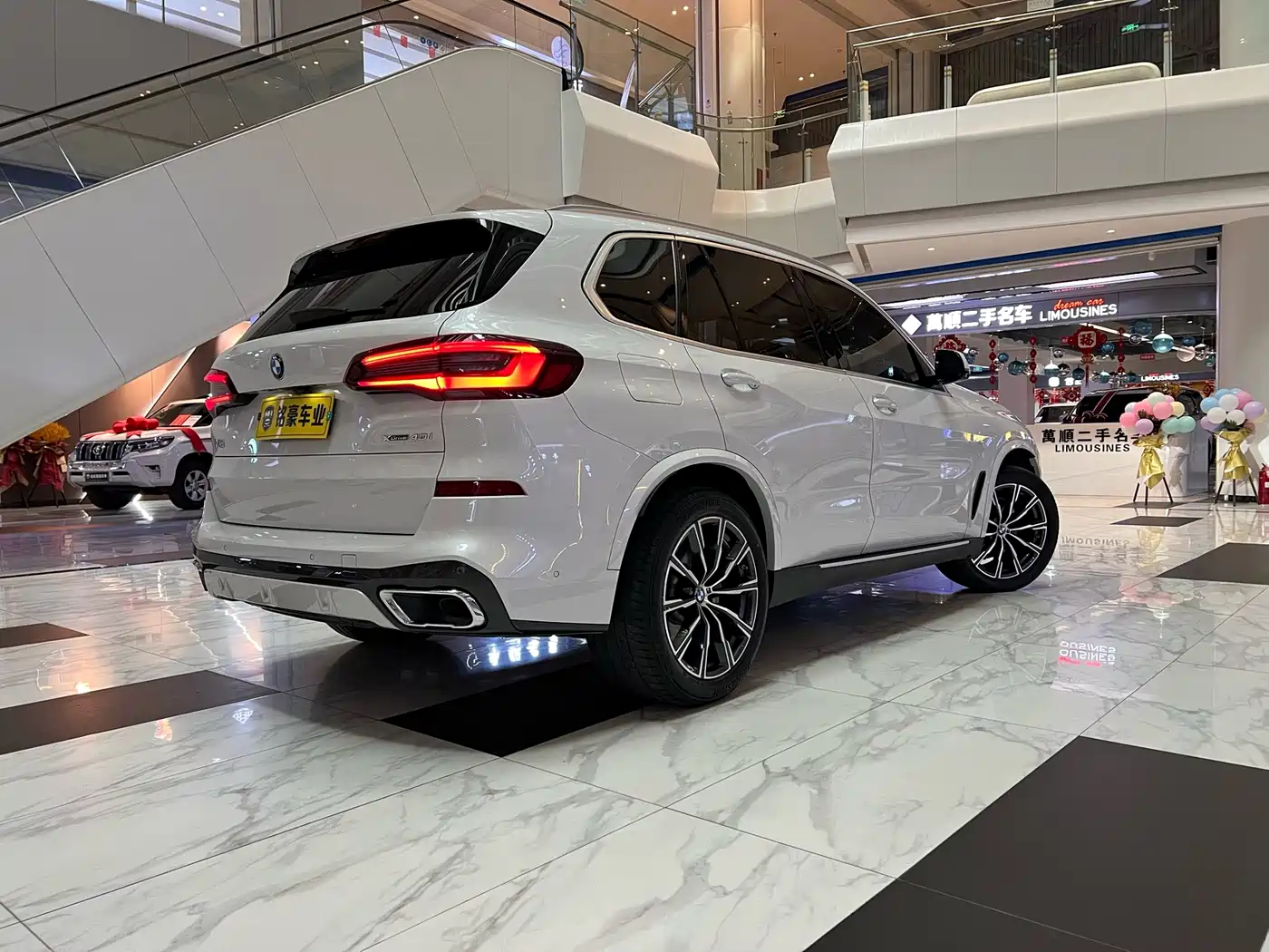 BMW X5 (Import) 2020 xDrive40i M Sport Package фото 9