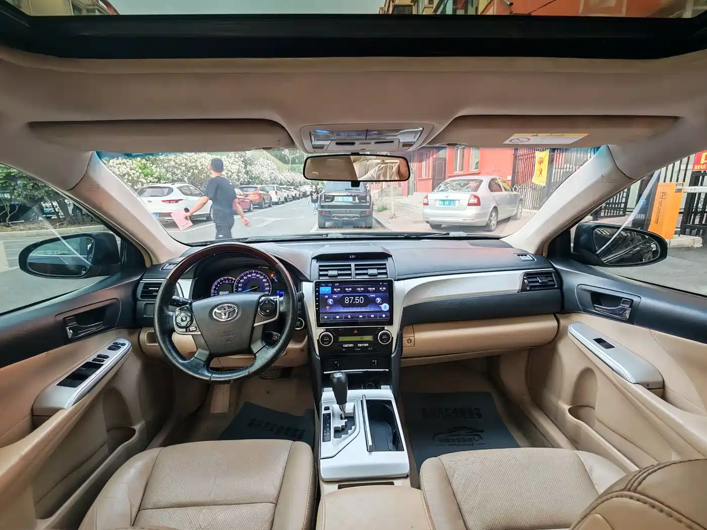 Toyota Camry 2012 2.5G Luxury Edition фото 8