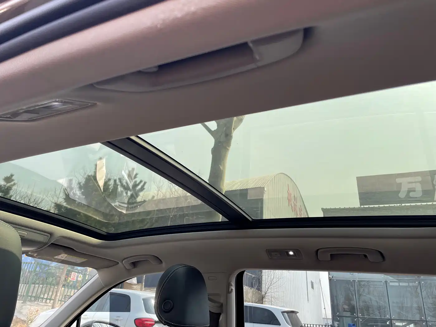Volkswagen Tiguan L 2018 Facelift 330TSI Automatic 2WD Luxury Edition фото 15