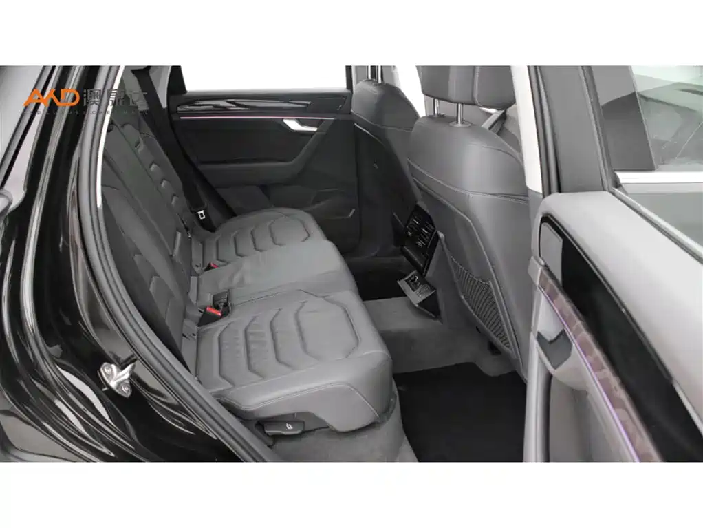 Volkswagen Touareg 2021 2.0TSI R-Line фото 8