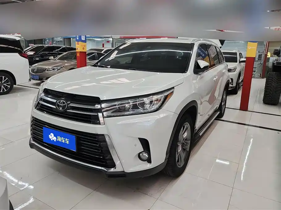 TOYOTA HIGHLANDER