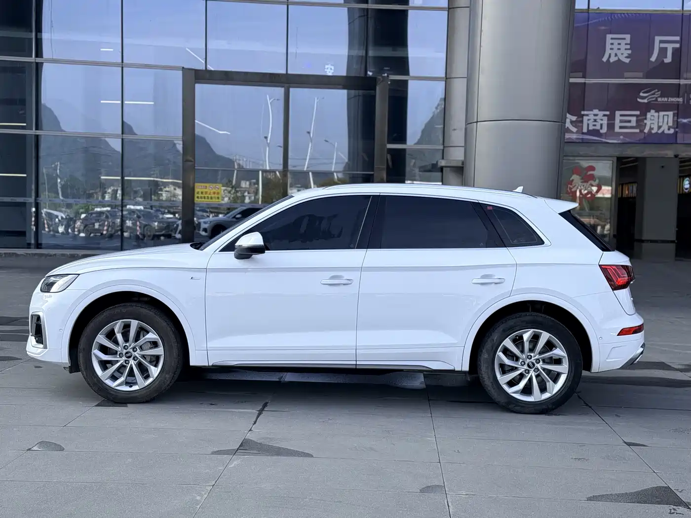 Audi Q5L 2022 Facelift 40T Luxury Dynamic фото 4