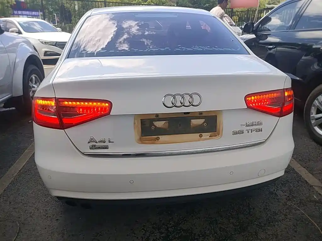 Audi A4L 2013 35 TFSI Automatic Comfort фото 6