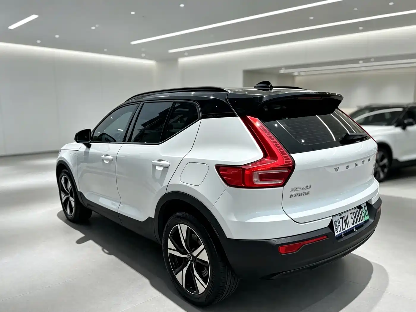 Volvo XC40 New Energy 2022 2021 P8 EV AWD Elegant Sport