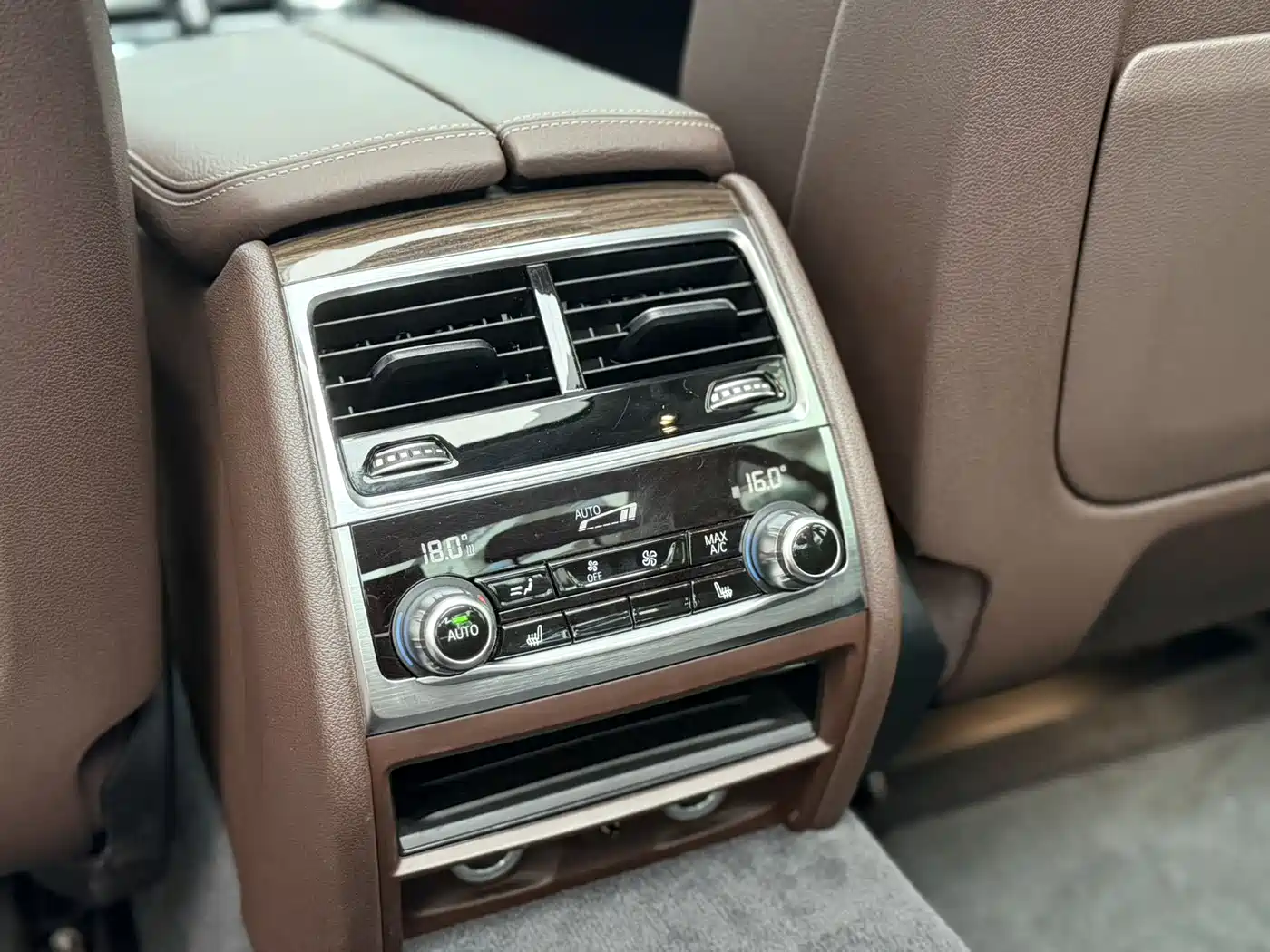 BMW 7 Series 2016 730Li Luxury фото 12