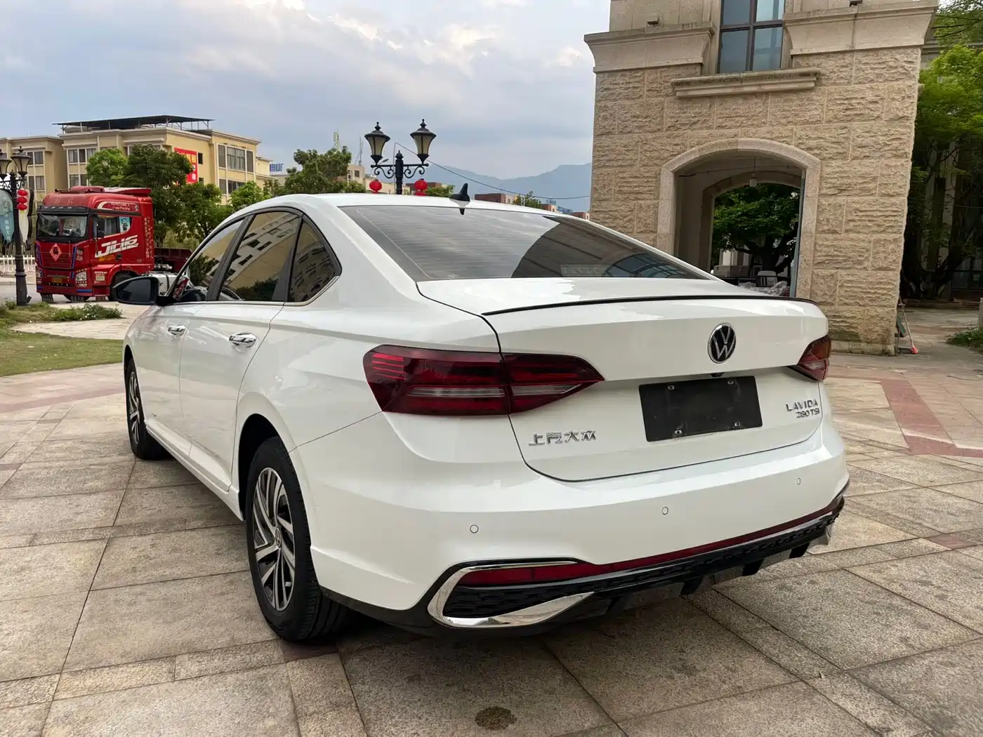 Volkswagen Lavida 2023 280TSI DSG Starlight Comfort Edition фото 7