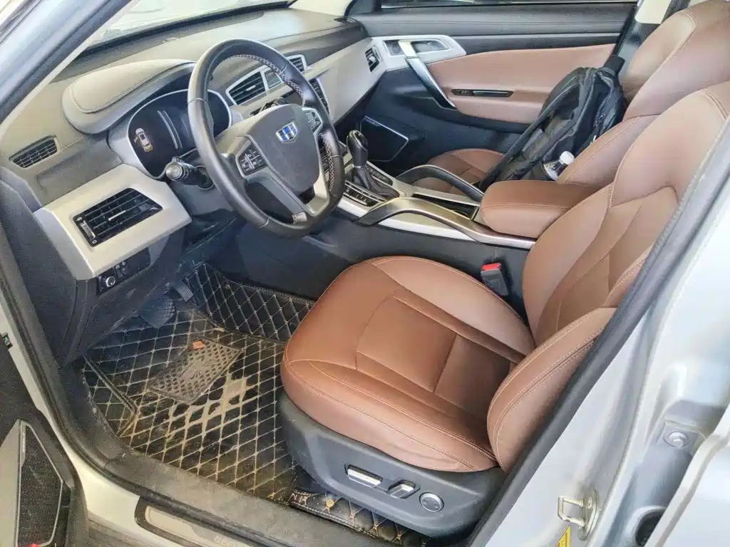 Фото 8 - Geely Boyue