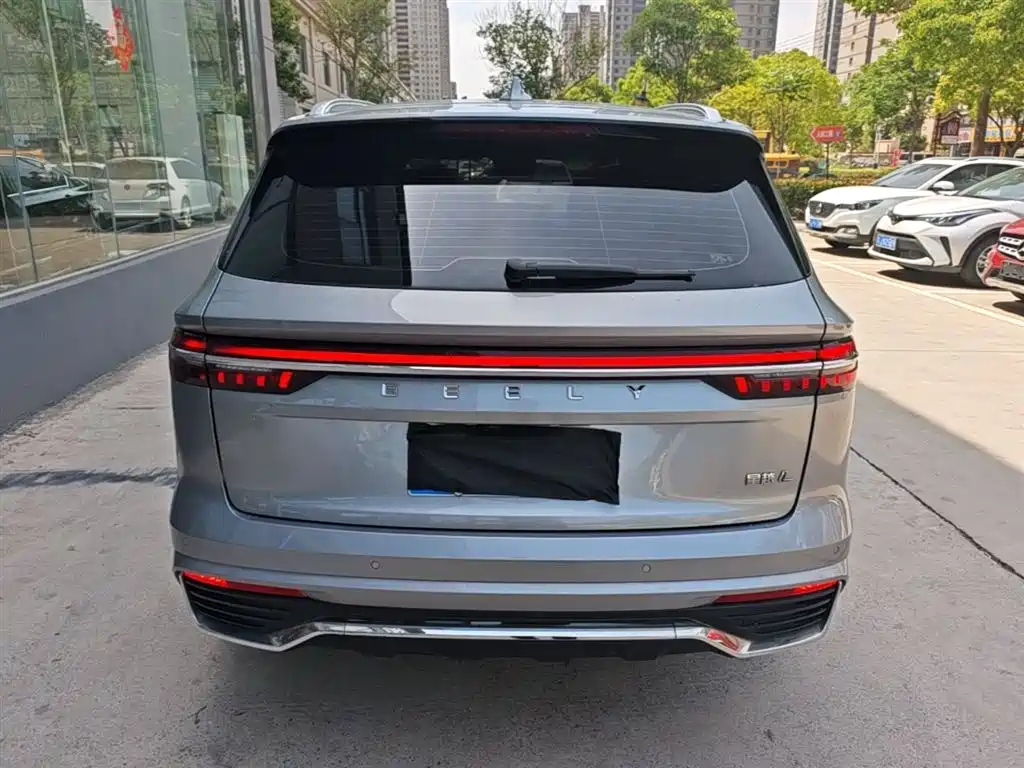 Фото 6 - Geely Monjaro