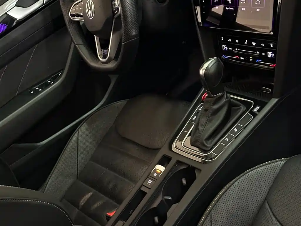 Volkswagen FAW-Volkswagen CC 2023 380TSI Eye-catching Edition фото 21