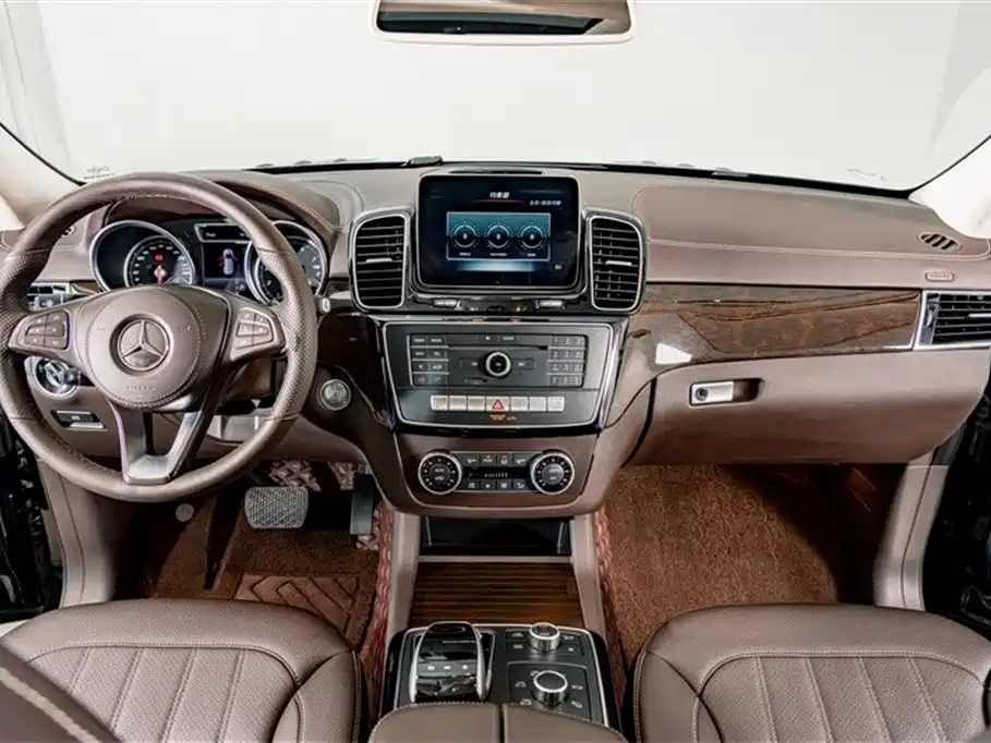 Mercedes-Benz GLS 2018 Facelift GLS 400 4MATIC Sport фото 12