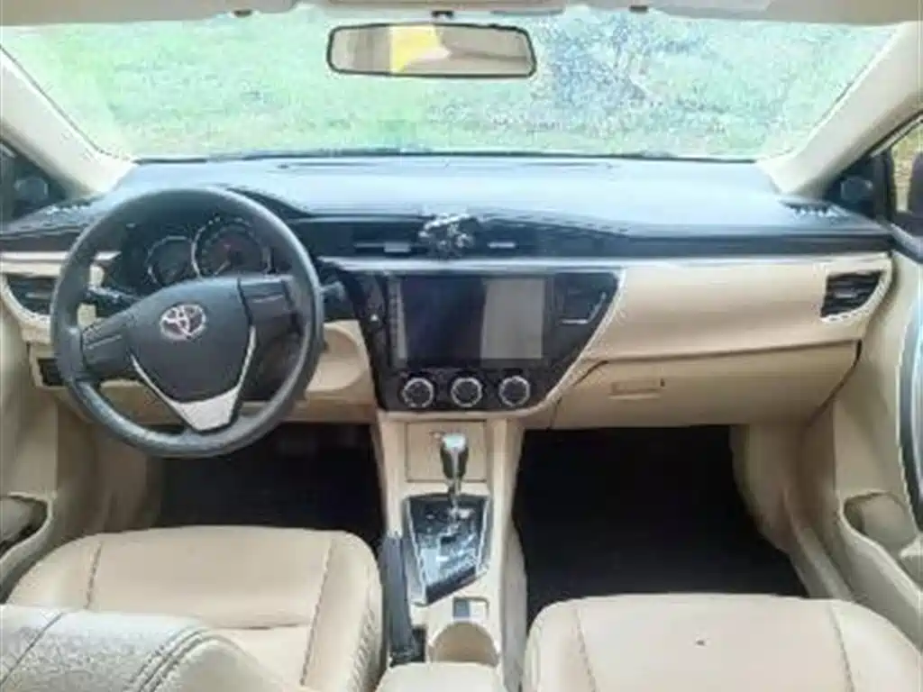 Toyota Corolla 2014 1.6L CVT GL фото 13