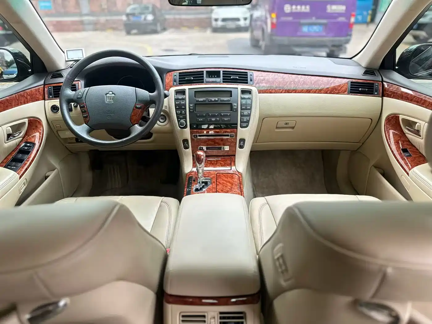 Toyota Crown 2006 2.5L Royal Leather Edition фото 5