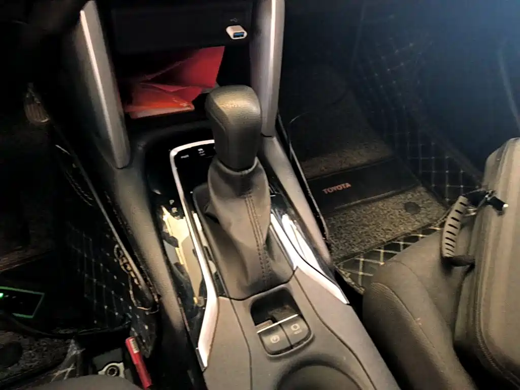 Toyota Frontlander 2023 2.0L CVT Elite Edition фото 14