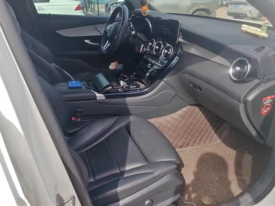 Mercedes-Benz GLC Coupe 2020 GLC 260 4MATIC Coupe SUV фото 8