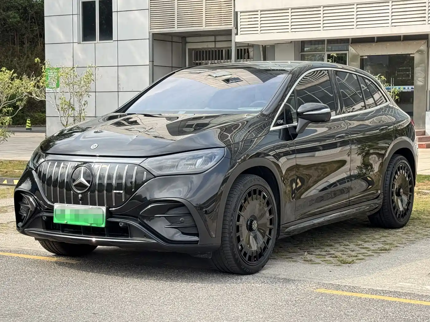 MERCEDES-BENZ EQE SUV