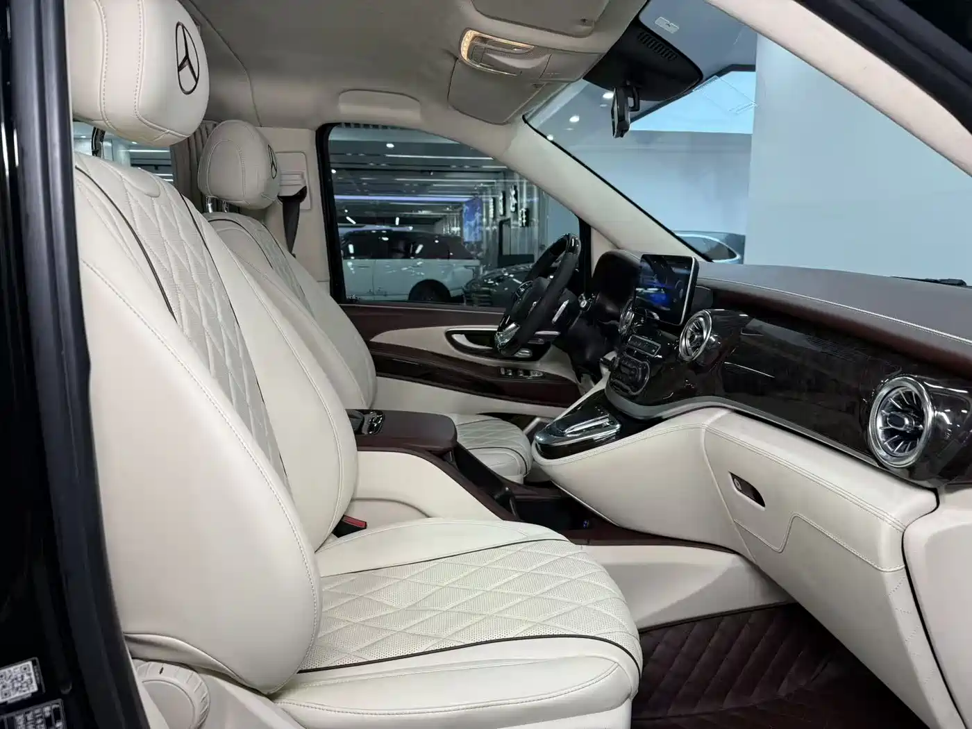 Mercedes-Benz Vito 2021 2.0T Elite 7-Seater фото 11
