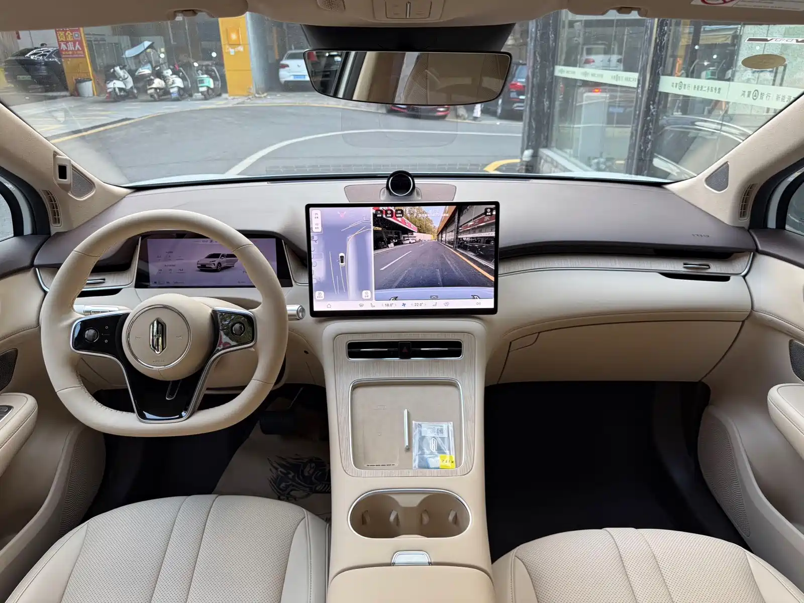Photo 8 - Shangjie SUV
