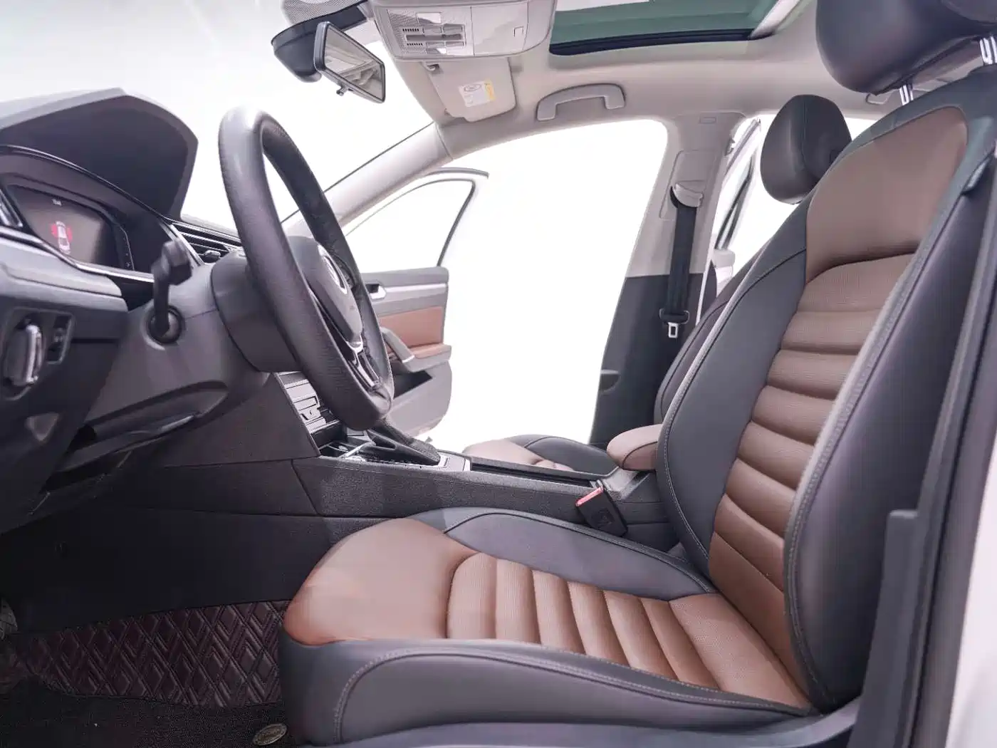 Volkswagen Lamando 2021 Facelift 280TSI DSG Comfort Edition фото 25