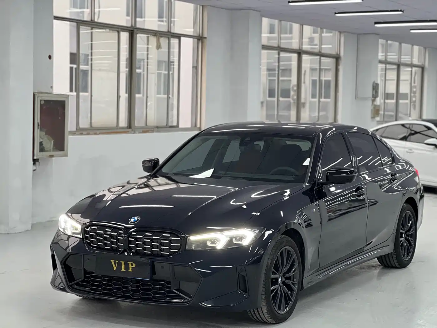 BMW 3 Series 2024 325Li M Sport Shadowline Package фото 2