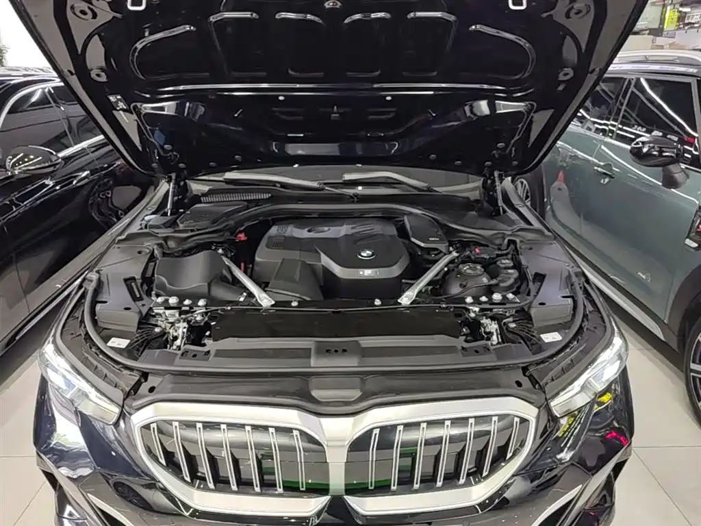 BMW 5 Series 2024 525Li M Sport Package фото 20