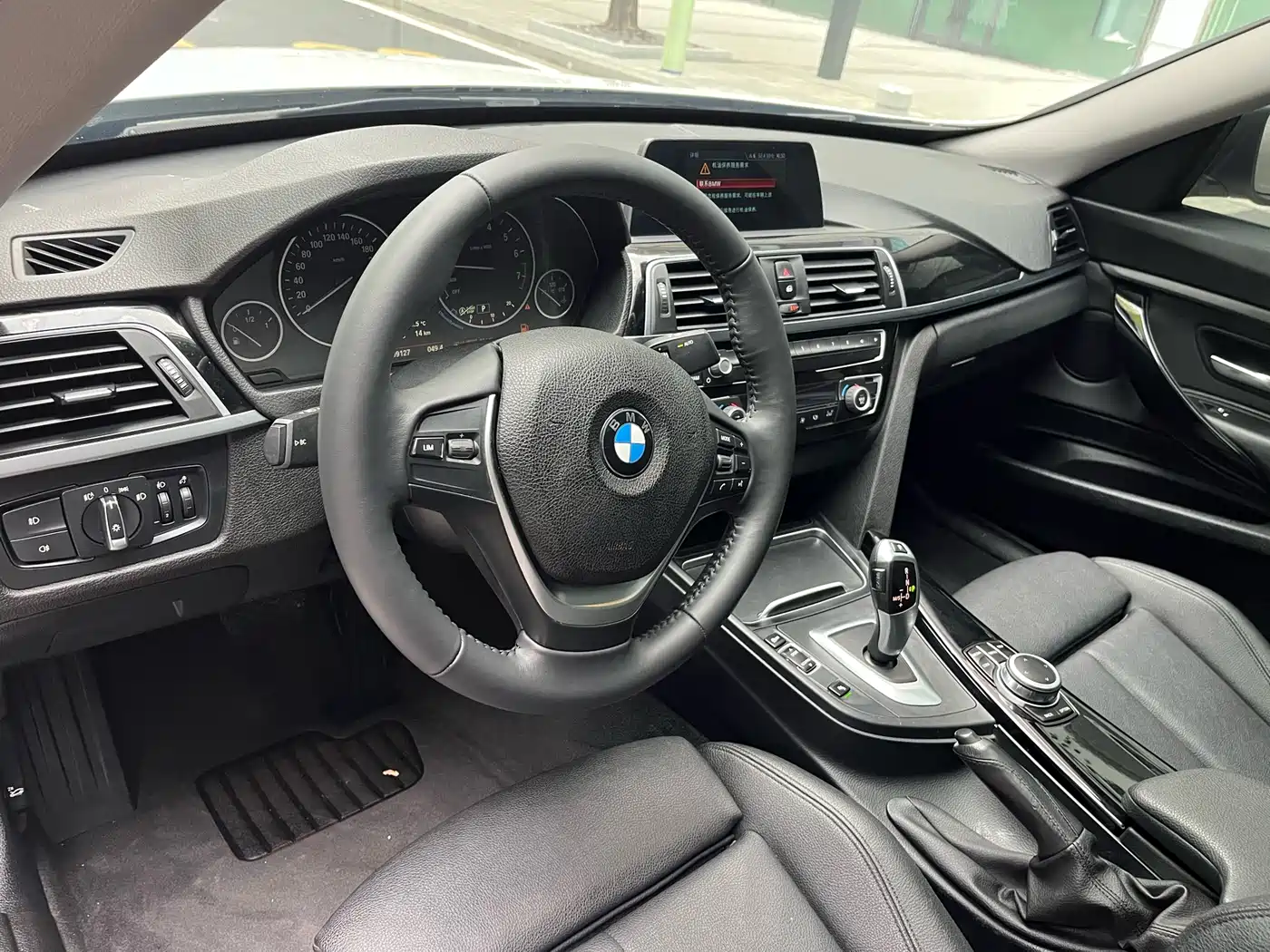 BMW 3 Series GT 2019 320i Fashion Model фото 14