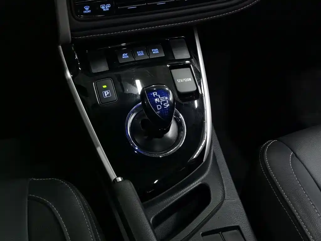 Toyota Corolla 2017 Facelift Hybrid 1.8L E-CVT Elite Edition фото 13
