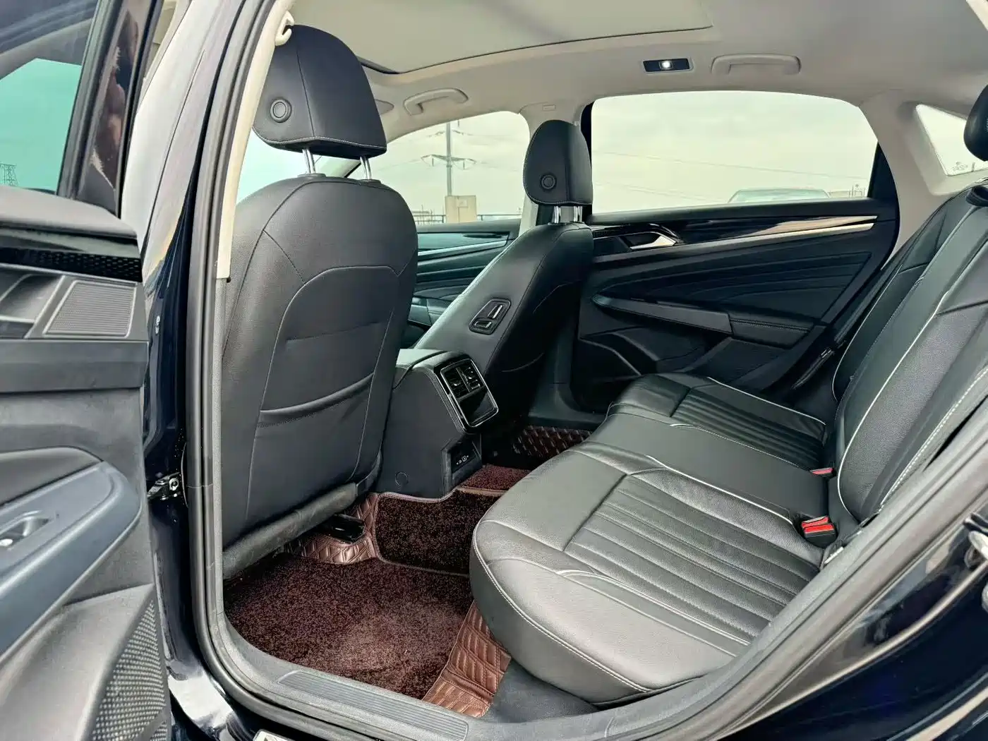 Фото 6 - Volkswagen Passat