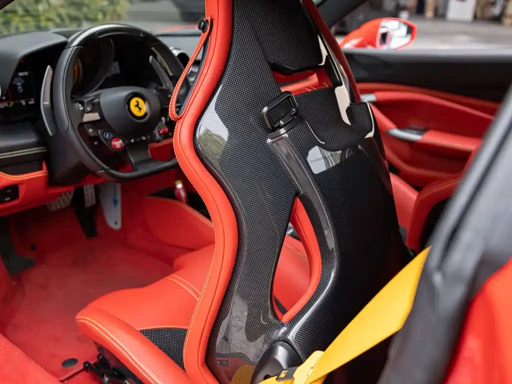 FERRARI F8