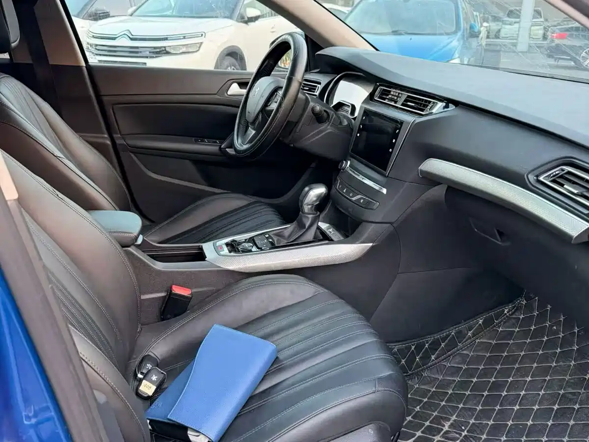 Peugeot 408 2020 360THP 10th Anniversary Commemorative Edition фото 5