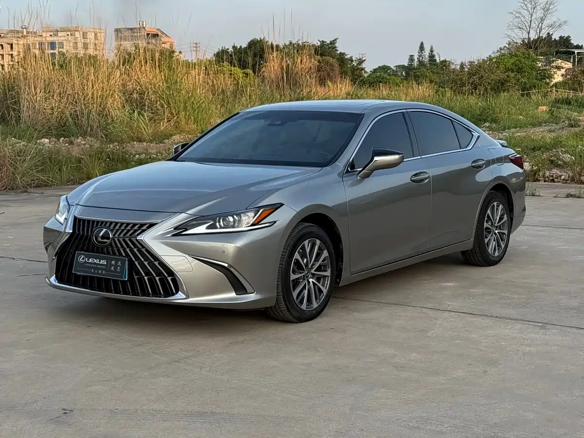 Lexus ES 2022 200 Excellence Edition фото 3