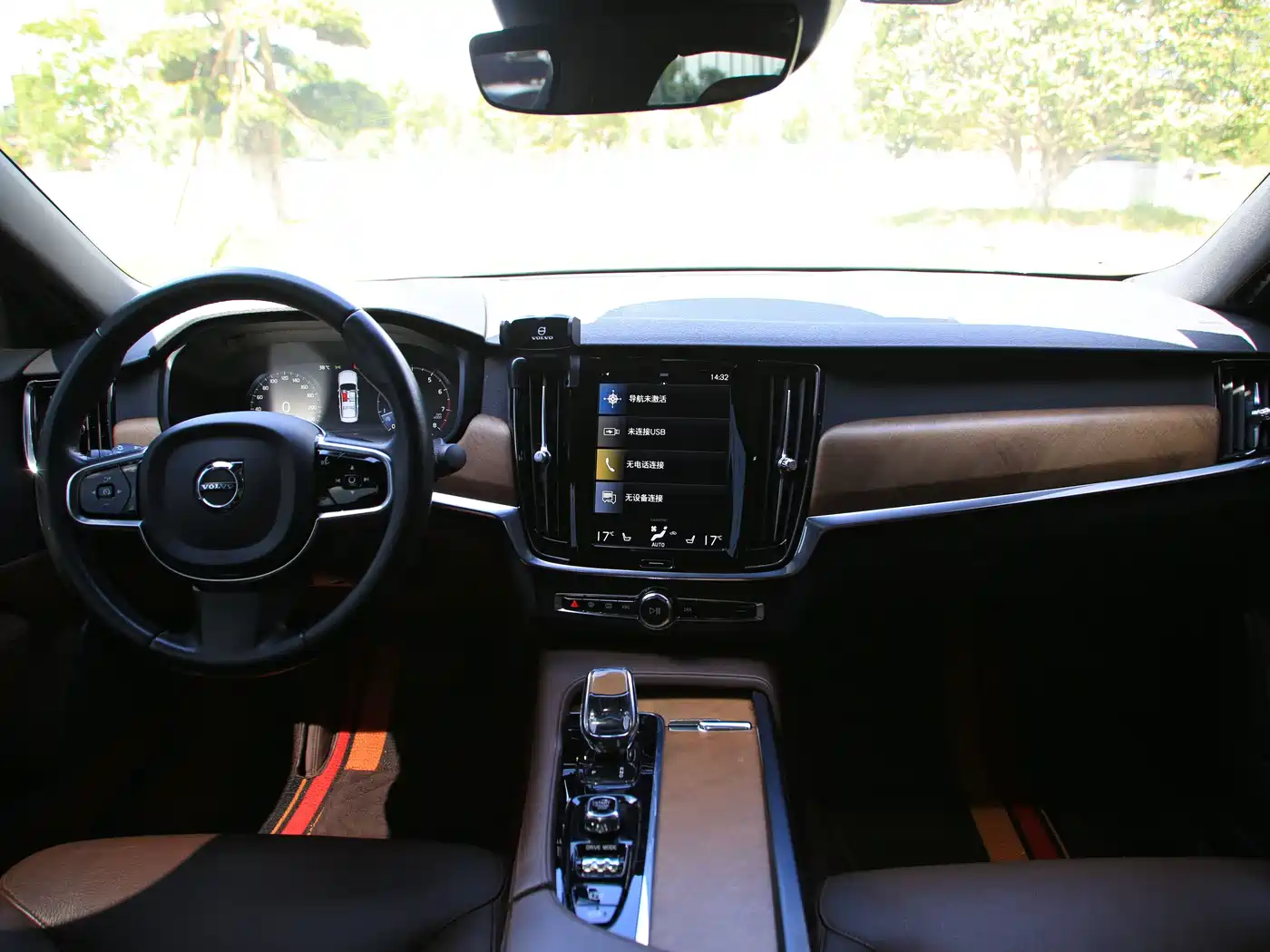 Фото 4 - Volvo S90