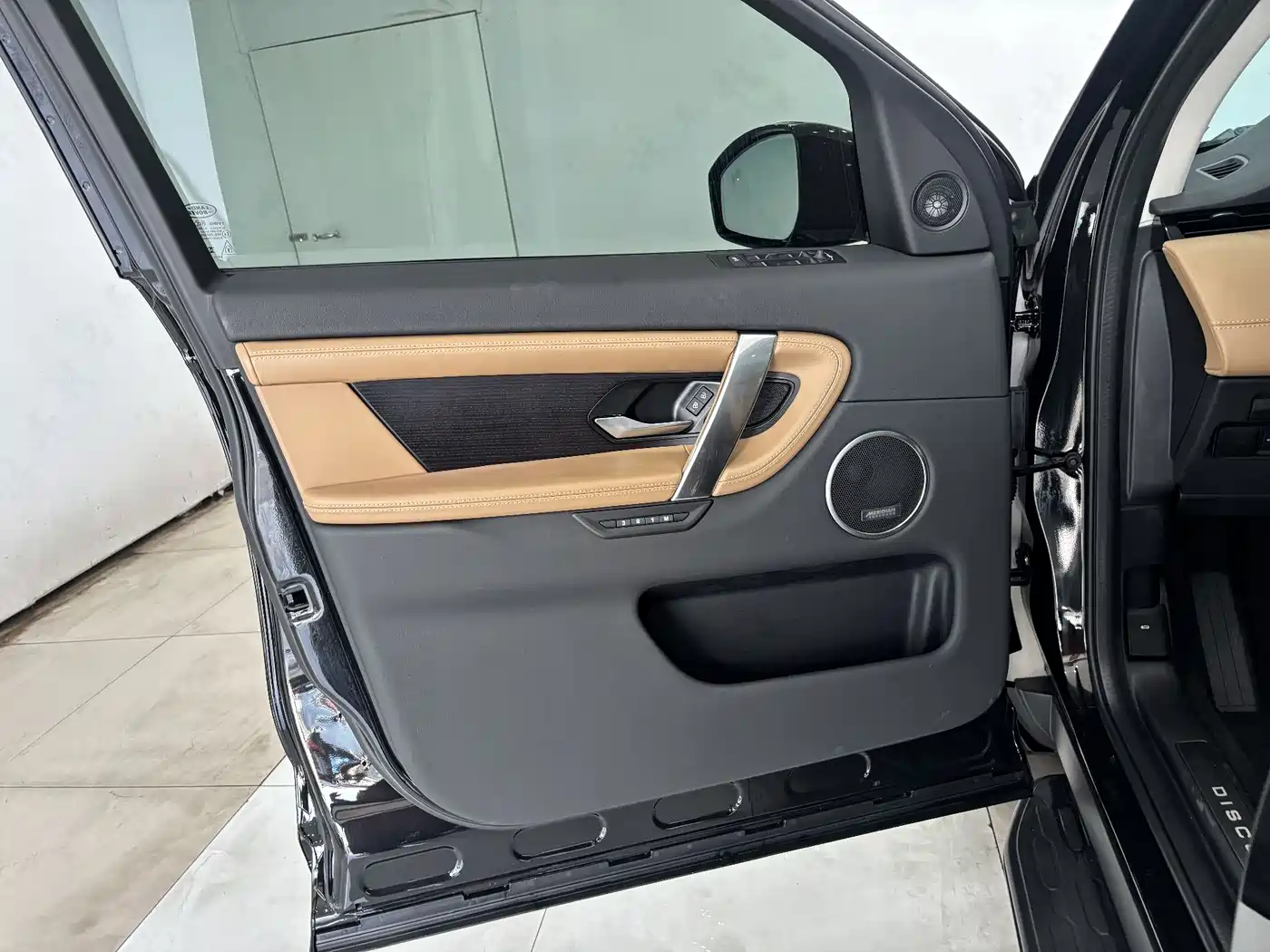 LAND ROVER DISCOVER SPORTS