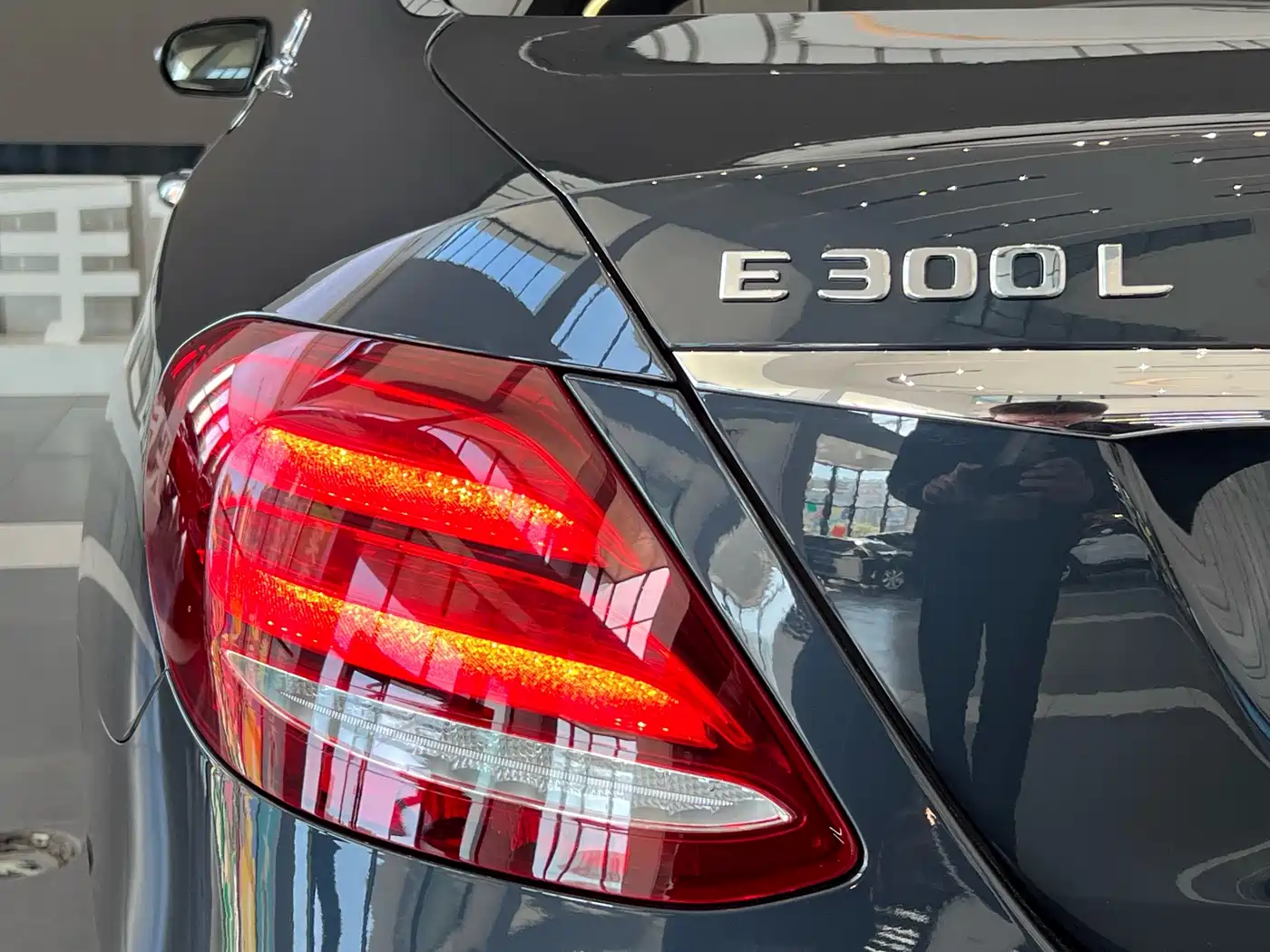 Mercedes-Benz E-Class 2016 E 300 L Fashion Type фото 15