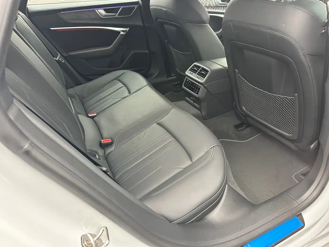 Audi A7 2025 Model 45 TFSI Premium Selection фото 12